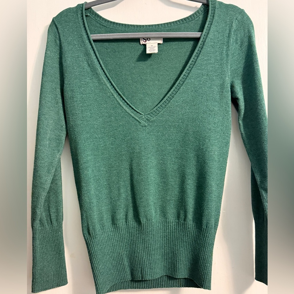 SO - Fitted Green V-Neck Swearer (VGUC) Medium